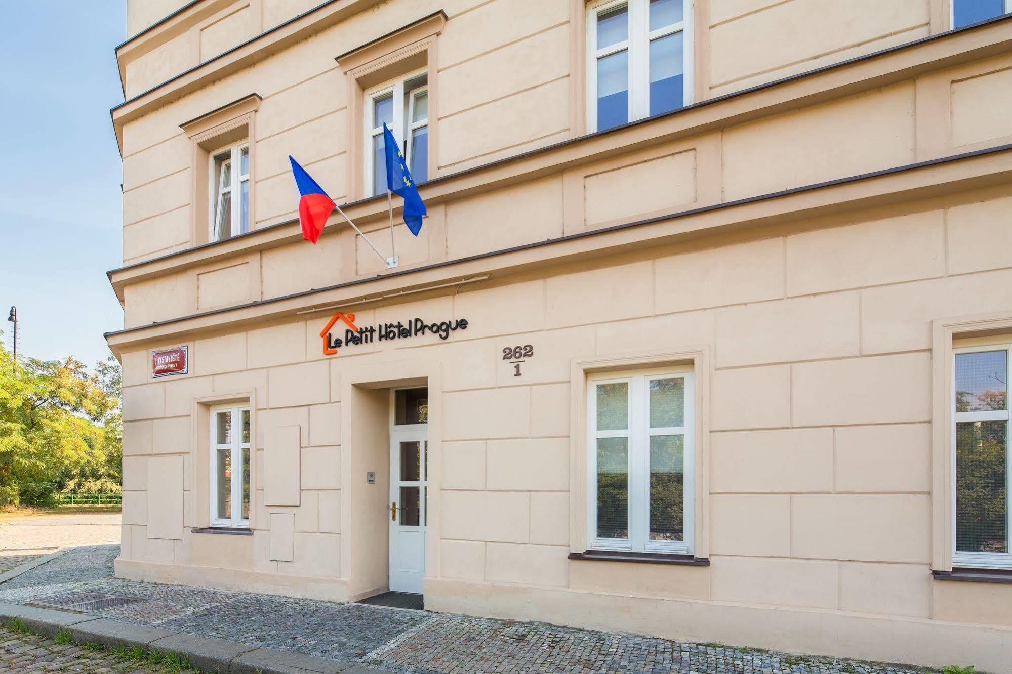 Le Petit 3* Praag